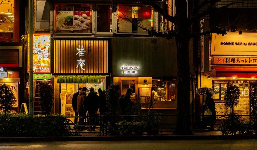 Panduan Lengkap Memilih Peralatan Makan untuk Restoran Ramen: Mangkuk, Sendok, dan Chopstick yang Autentik
