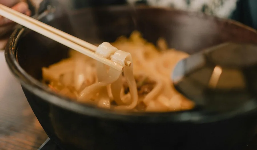 Panduan Lengkap Memilih Peralatan Makan untuk Restoran Ramen: Mangkuk, Sendok, dan Chopstick yang Autentik