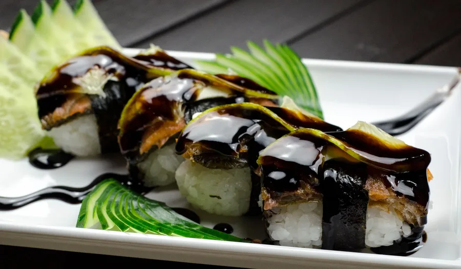 Panduan Lengkap Memilih Peralatan Makan untuk Restoran Fusion: Menggabungkan Estetika Modern dengan Fungsi Praktis dan Presentasi yang Berkesan