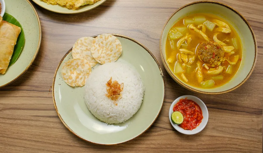 Panduan Lengkap Memilih Peralatan Makan untuk Restoran Kare: Material, Ukuran, dan Strategi Presentasi yang Menggugah Selera