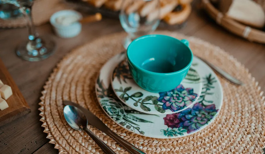 Panduan Lengkap Memilih Peralatan Makan untuk Restoran Roti Sobek: Material Tahan Panas, Desain Casual, dan Strategi Presentasi yang Menggugah Selera