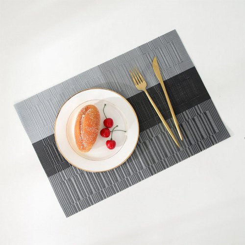 Table Placemat Deluxe Black and White