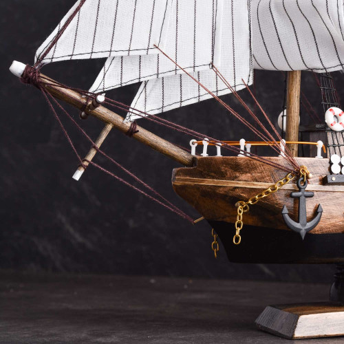 Miniature Sailing Ship Room Décor 5