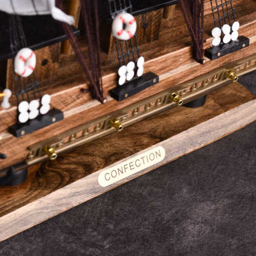 Miniature Sailing Ship Room Décor 6