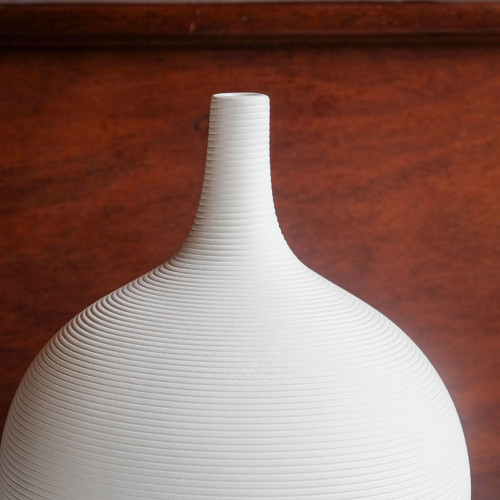 Tranquil White Decorative Vase 3