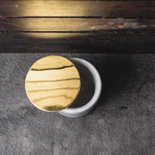 Marble Mug White with Gold Lid 5