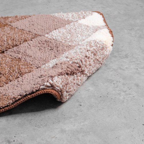 Diamond Bath Rug Maroon 2