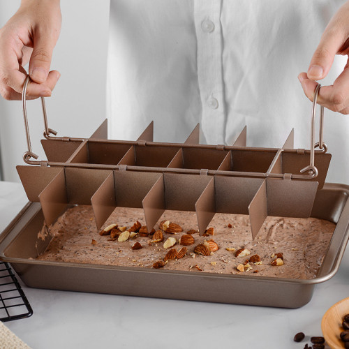 Brownie Baking Tray with Dividers 4