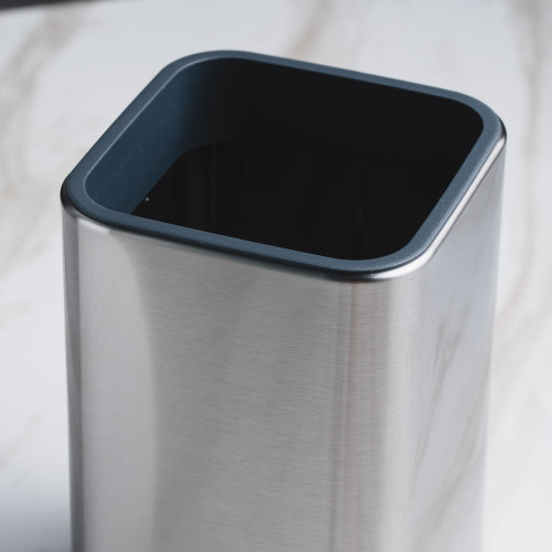 Woody Black Kitchen Utensils Bucket 2