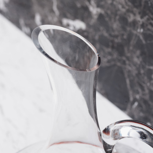 Elegant Wine Decanter w Handle 069 5