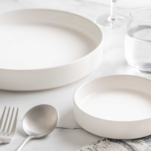 White Solitude Tall Dinner Plate 10" 6