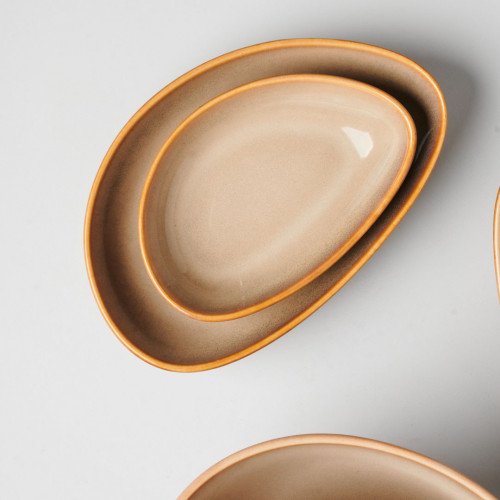 Umbra-Brown Triangular Salad Plate 6" 5